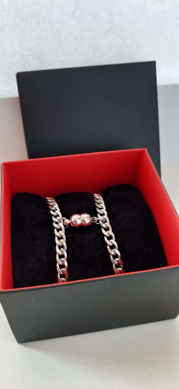 Парные браслеты с магнитом Неразлучники в подарочной коробке
